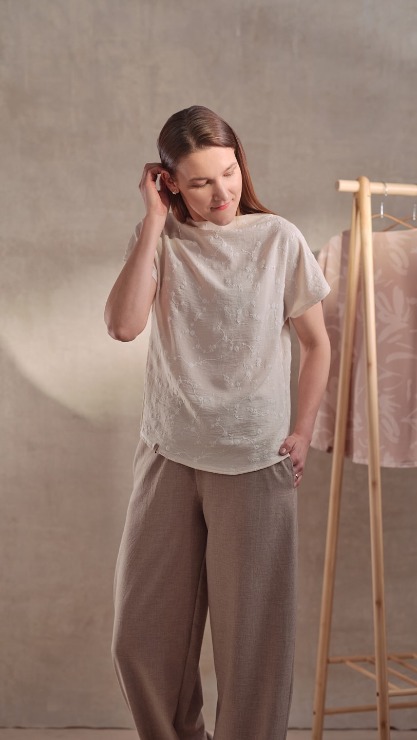 Máme takovou radost❤️
Nová kolekce už je na e-shopu.
A navíc pro vás máme slevu 10% na celý nákup s kódem JARO10 (*neplatí na zboží ve slevě)

✔️Kalhoty Waikiki
✔️Halenka Saona
✔️Tričko Gomera

#NovaKolekce #Jaro #KalhotyWaikiki #HalenkaSaona #TrickoGomera