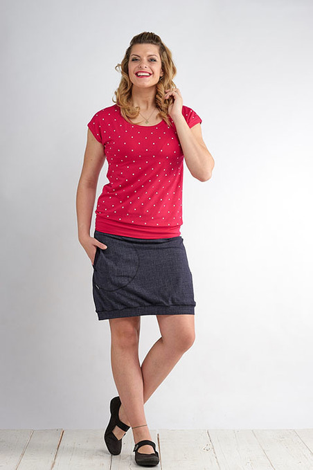 Tucked Magenta/White Big Dots