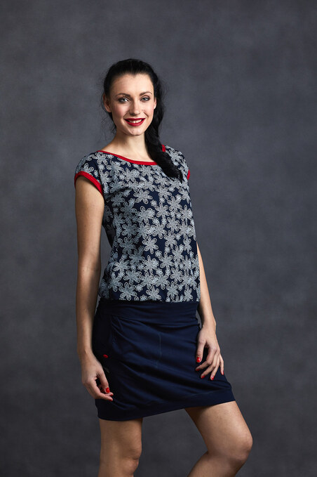 T-shirt Carri Dark Blue/White Flowers and Red