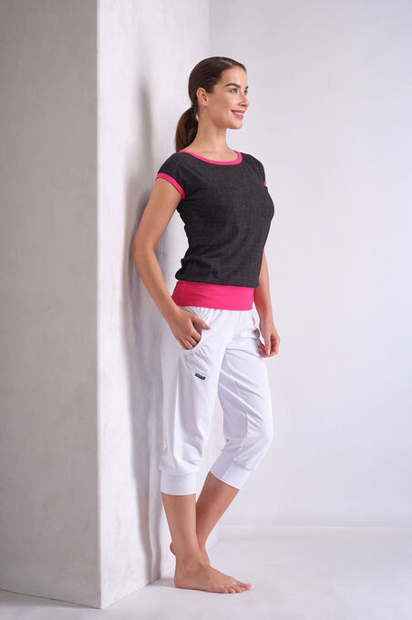 Tričko Carri černá jeans a magenta