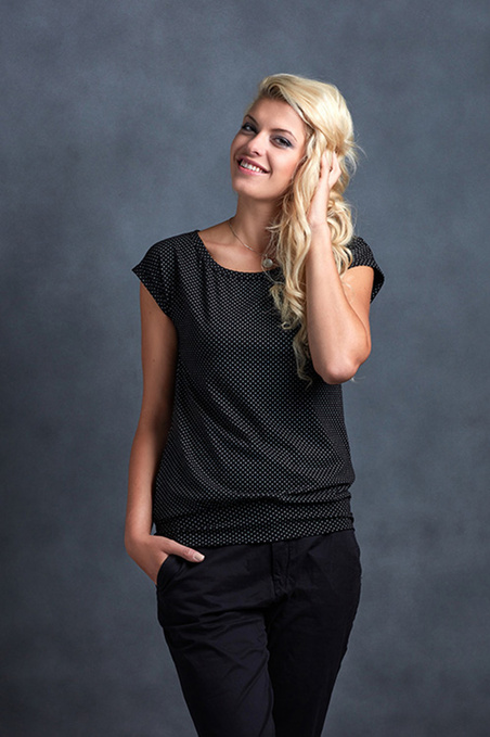 Tucked Black/Gray Dots