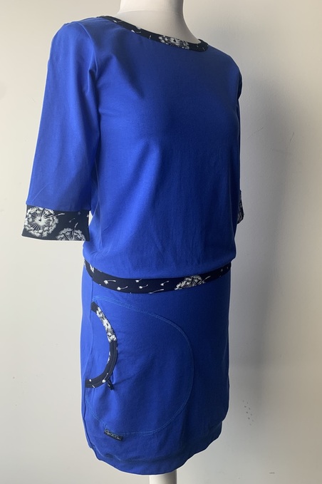 Šaty Carrie královská modrá a modrá pampeliška